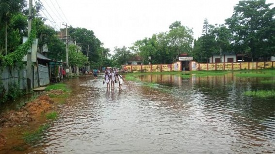 Mariam Nagar areas suffer due to heavy Water Logging Mariam Nagar areas suffer due to heavy Water Logging